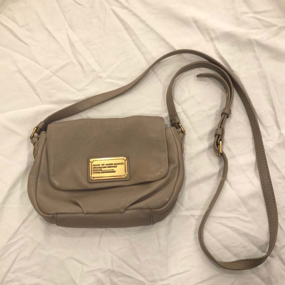 Marc Jacobs crossbody bag.